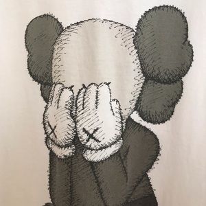 Uniqlo x KAWS Tshirt